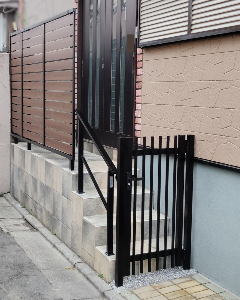 小スペースに開放感!オープン外構から安心のクローズへ。江戸川区の外構リフォーム