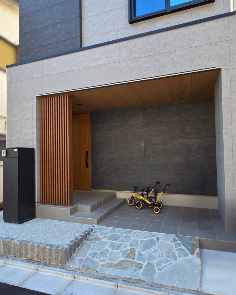 都市部ならではの機能性を凝縮したローメンテナンスな新築外構