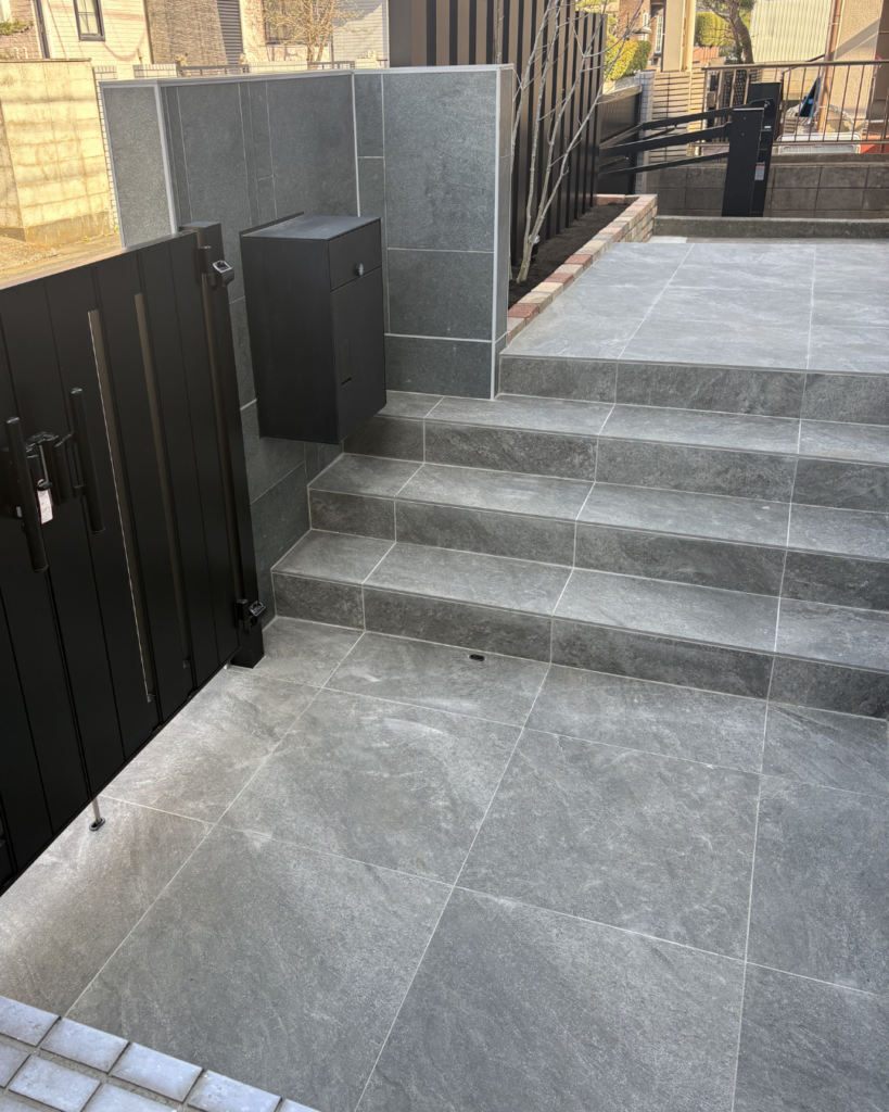 機能性とデザイン性を両立  浦安市のクローズ外構リノベーション